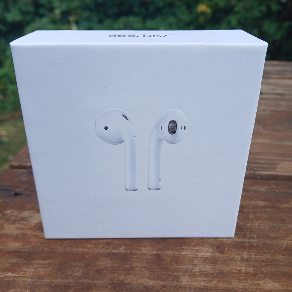 Apple White AirPods Wireless Headsets